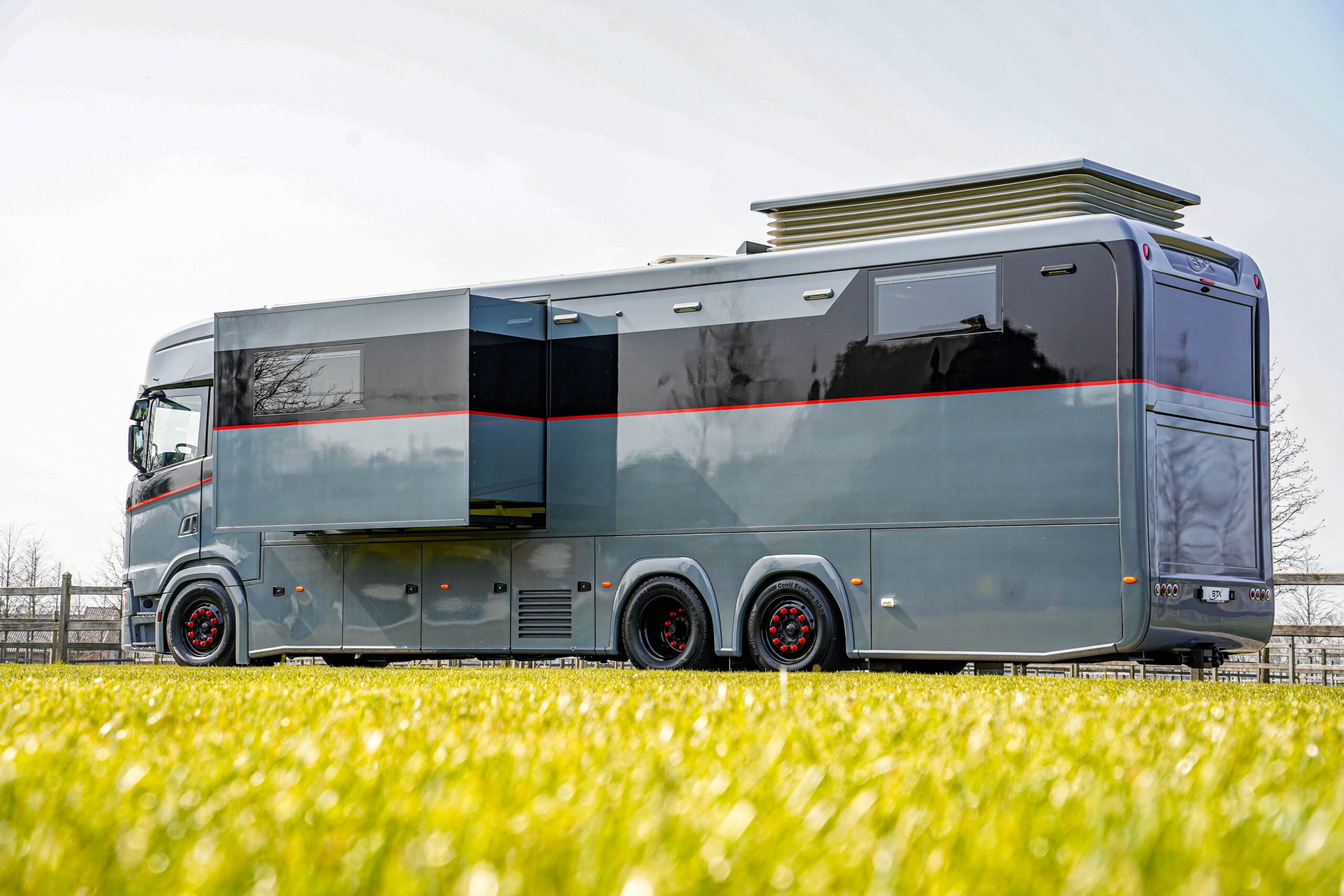 Extreme Sports Mountain Climbing